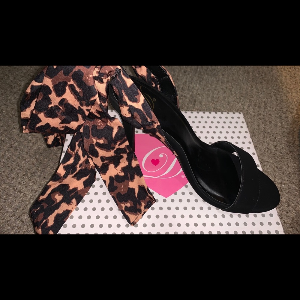 Heels - Picture 2 of 4